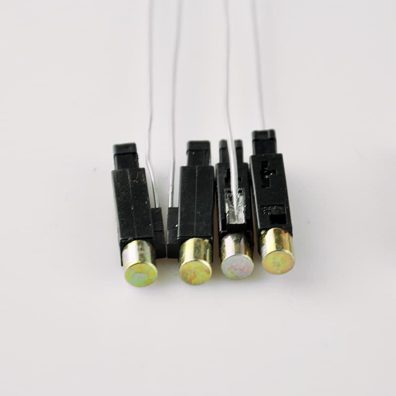 Isqueiro eletrônico descartável, brinquedo elétrico de plástico com acessórios - imagem 3