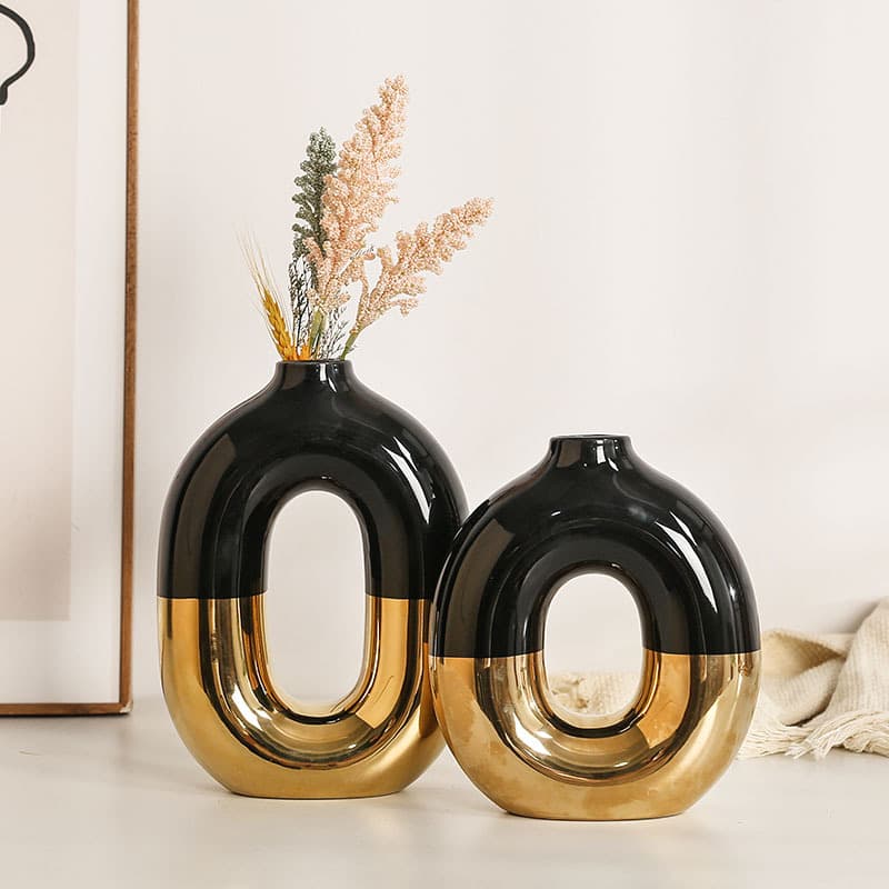 Luz de luxo preto ouro oco vaso cerâmica ornamentos sala estar acessórios para casa high-end vaso b & b hotel atacado artesanal - imagem 2