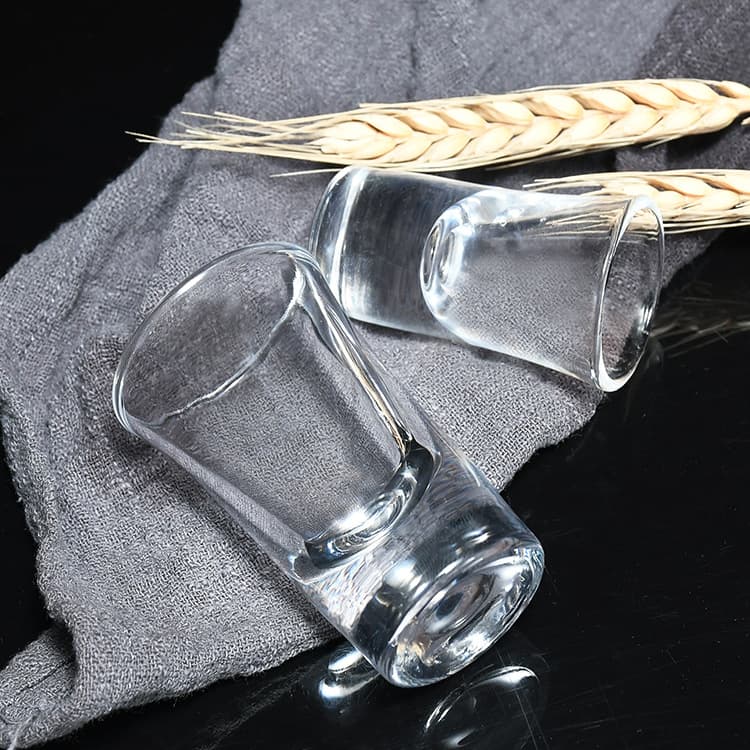 Copo de vinho, copo de vidro, bala, fundo grosso, para bares de karaokê - imagem 3