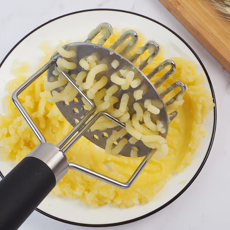 Espremedor de batatas em aço inoxidável Criativo prensa de batatas em aço inoxidável, utensílios de cozinha em estoque - imagem 3