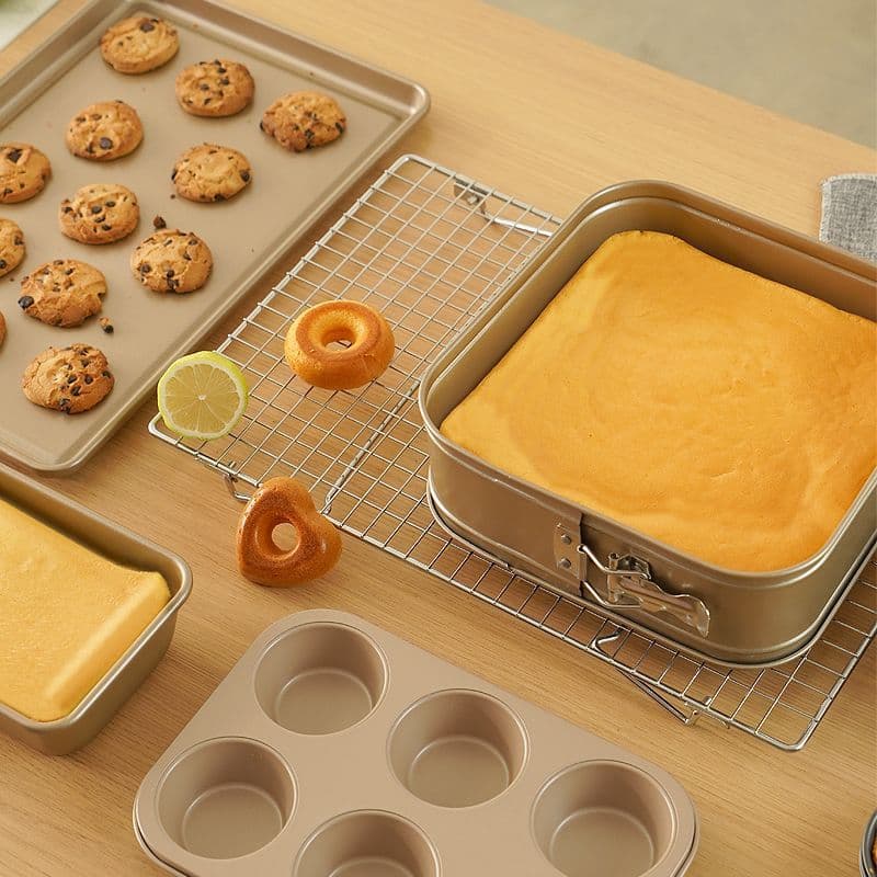 Conjunto de cinco peças para cozimento dourado, caixa de torradas, assadeira de pizza com 6 copos de muffin, molde de bolo com trava quadrada - imagem 4