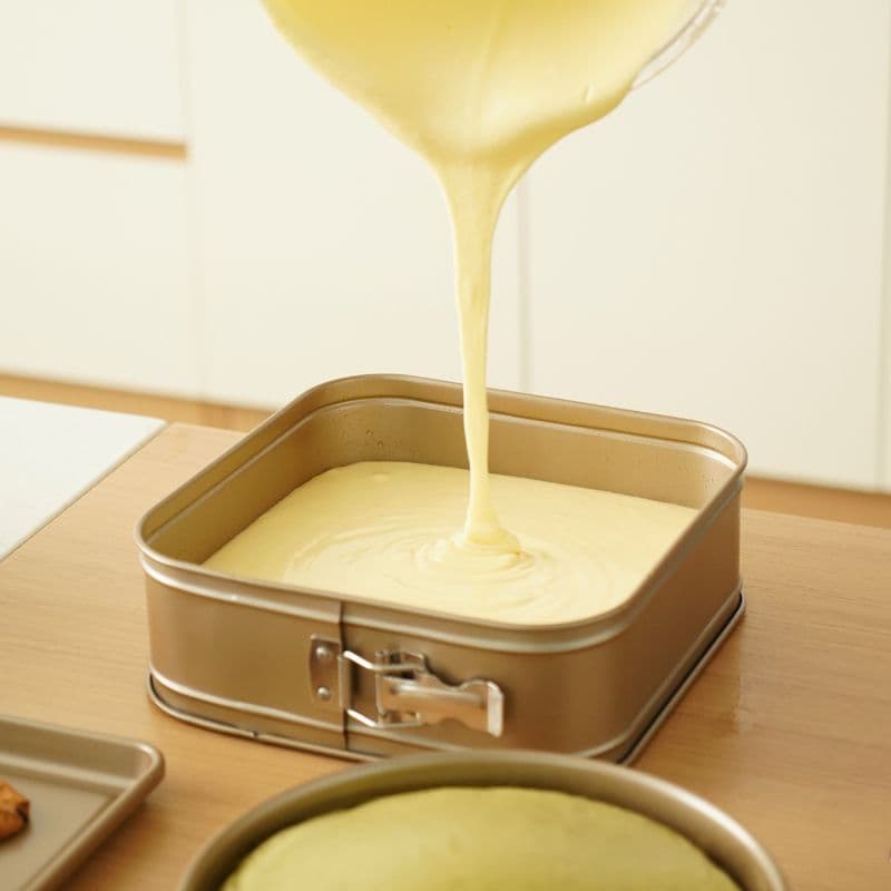 Conjunto de cinco peças para cozimento dourado, caixa de torradas, assadeira de pizza com 6 copos de muffin, molde de bolo com trava quadrada - imagem 3