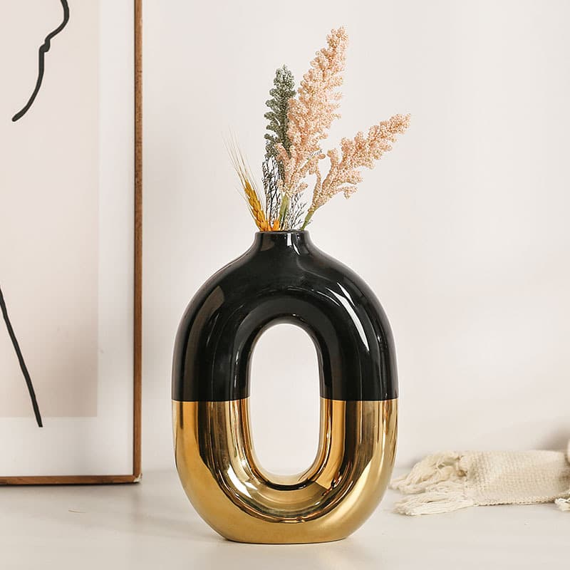 Luz de luxo preto ouro oco vaso cerâmica ornamentos sala estar acessórios para casa high-end vaso b & b hotel atacado artesanal - imagem 3