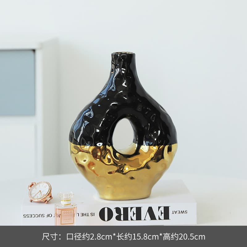 Luz de luxo preto ouro oco vaso cerâmica ornamentos sala estar acessórios para casa high-end vaso b & b hotel atacado artesanal - imagem 6