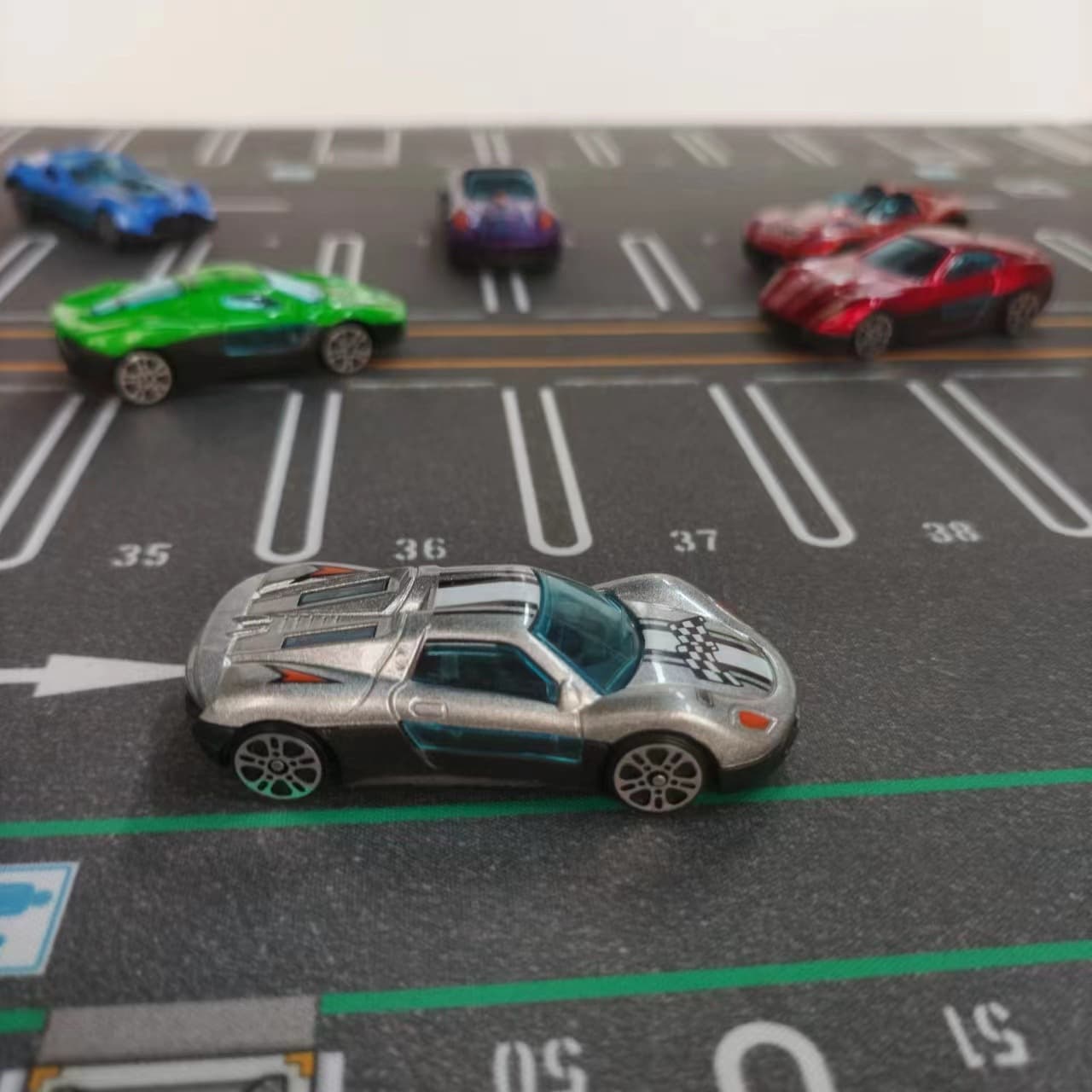 Carro de brinquedo de metal para meninos, pequeno carro de corrida realista, modelo de carro, brinquedo cápsula - imagem 4