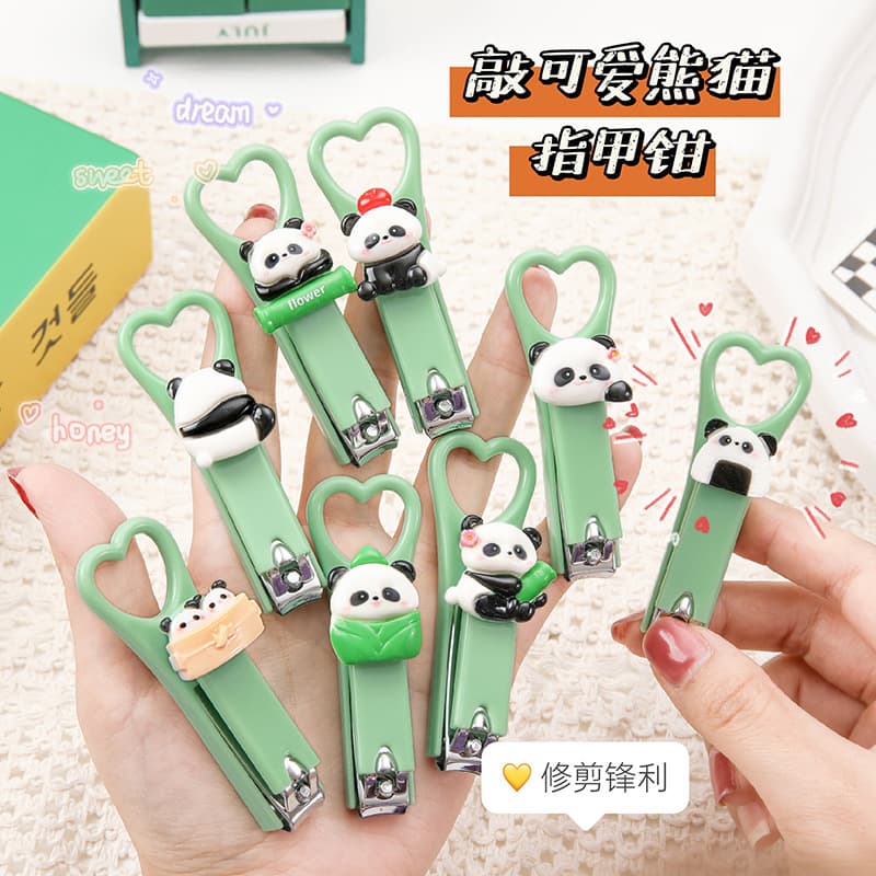 Tesoura de unha pequena portátil fofa de desenho animado para unhas para manicure - imagem 4