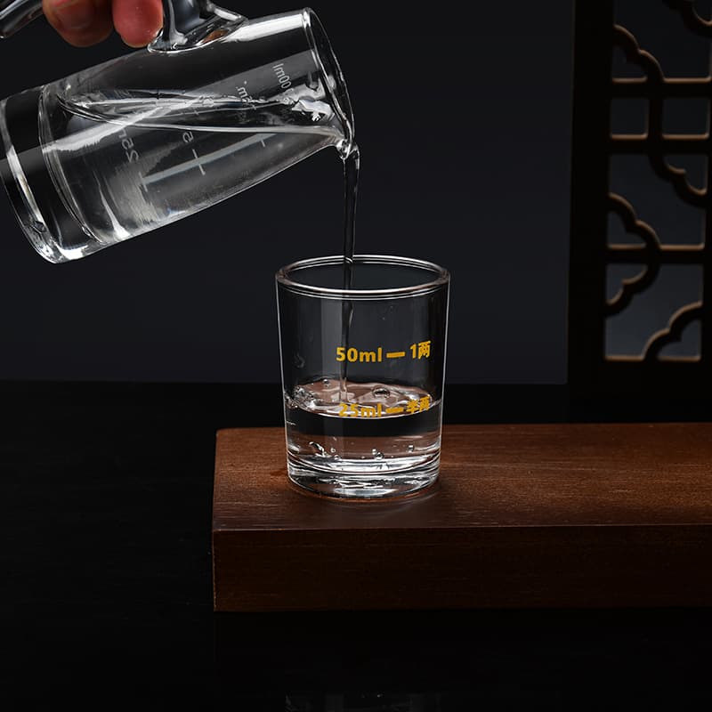 Copo quadrado, conjunto de taças de vinho pequenas graduadas, taça de vinho graduada, xícara quadrada pequena, taça de shot, uma ou duas taças de vinho branco - imagem 4