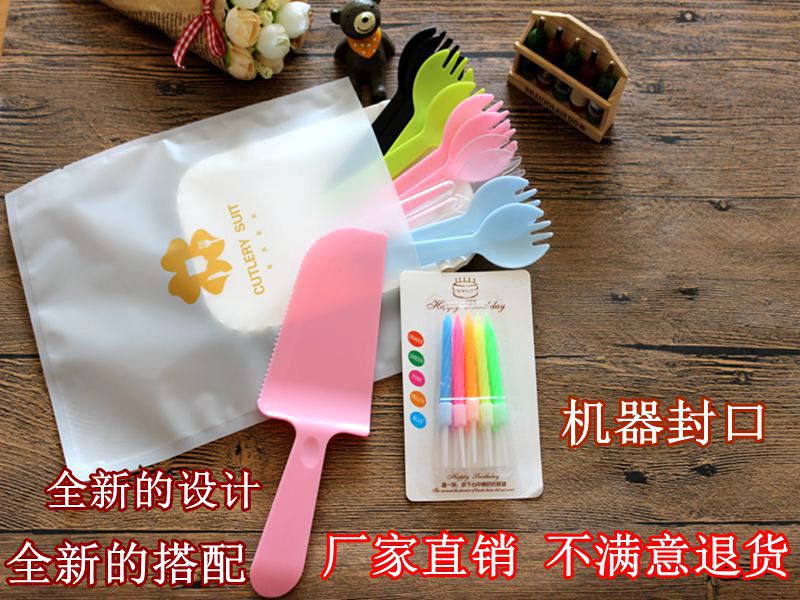 Conjunto de garfo e colher colorido de 10 peças com vela